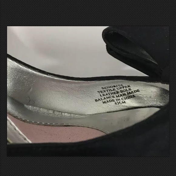 Paris Hilton “Seniorita” Black Bow Heels - Picture 6 of 6